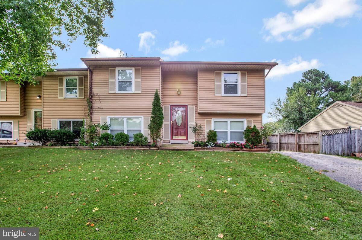 1577 Native Dancer Court photo 1