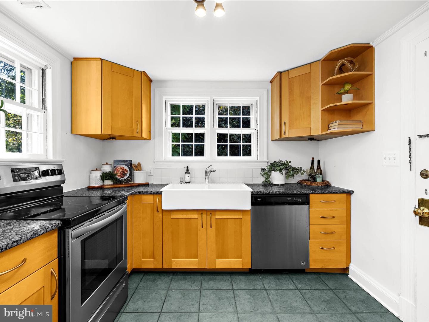 1109 Van Buren Street photo 17