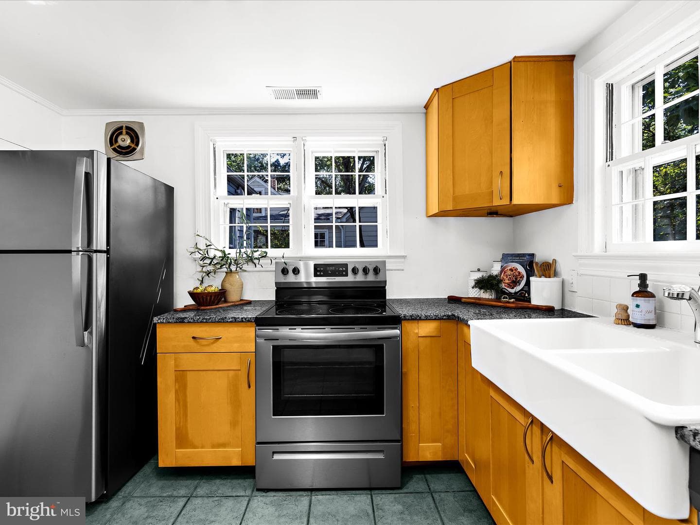 1109 Van Buren Street photo 18