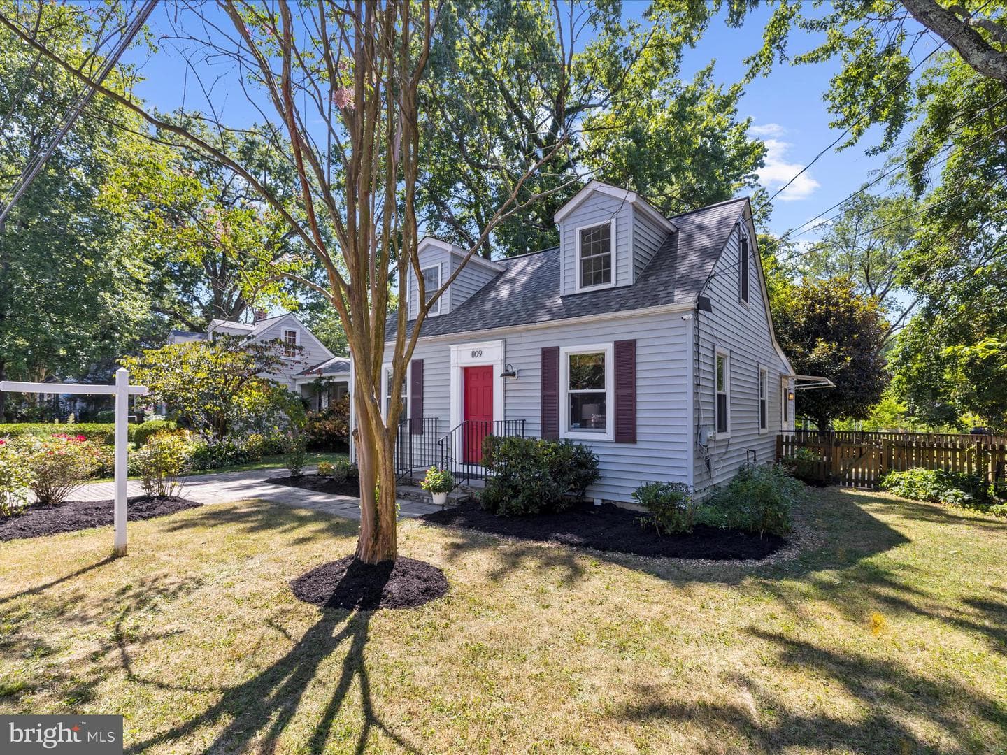 1109 Van Buren Street photo 3