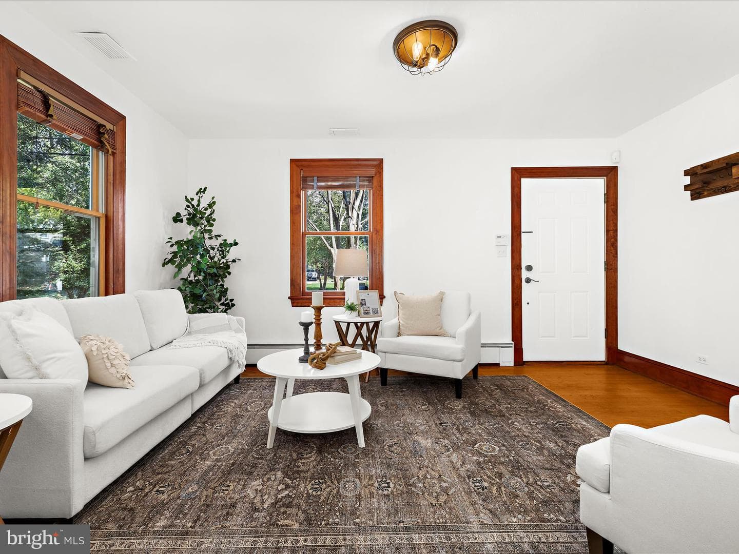 1109 Van Buren Street photo 5