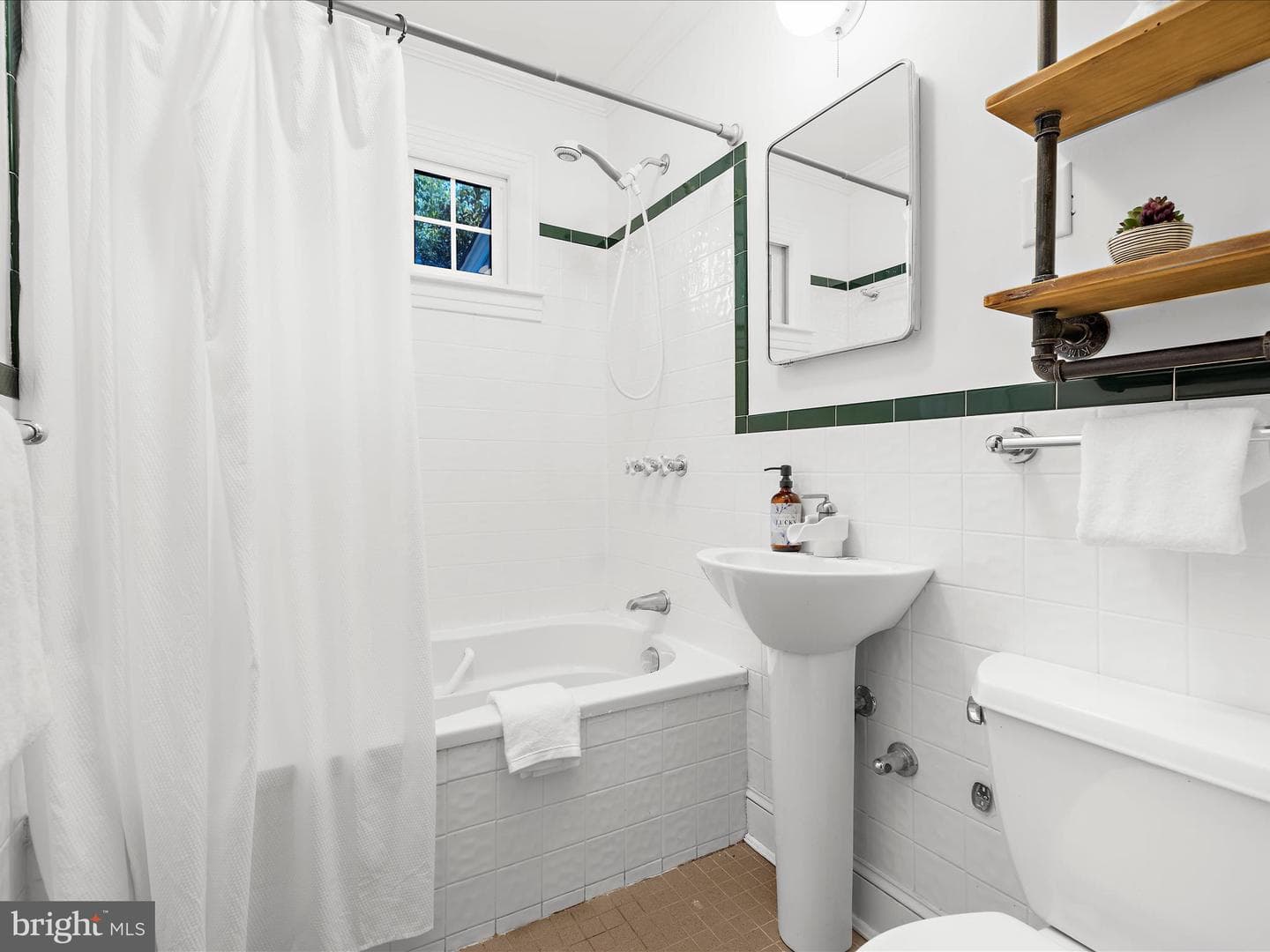 1109 Van Buren Street photo 9