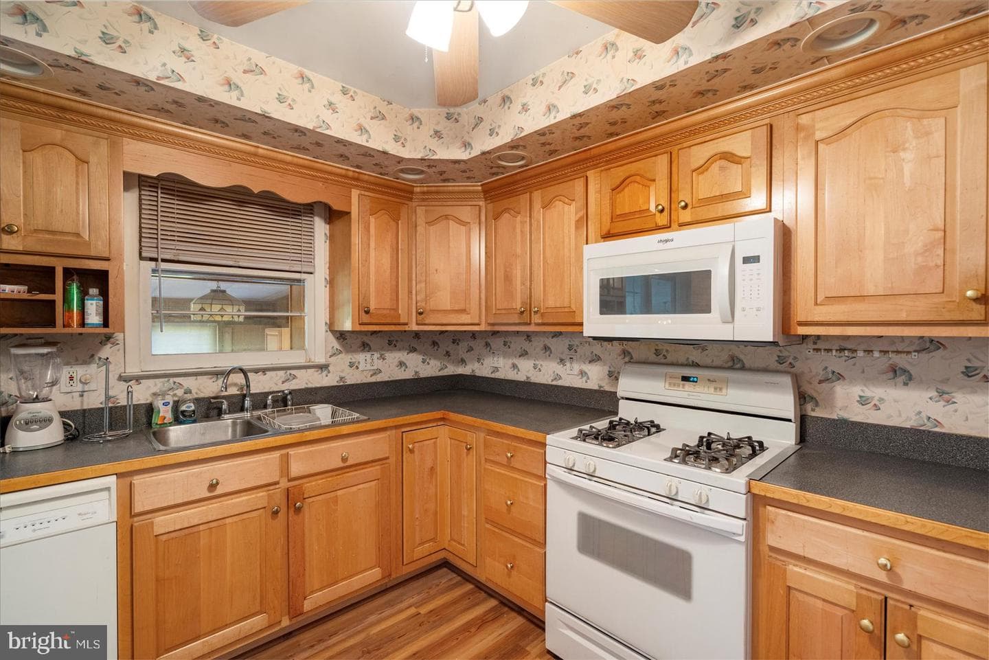 8261 Spring Knoll Drive photo 16