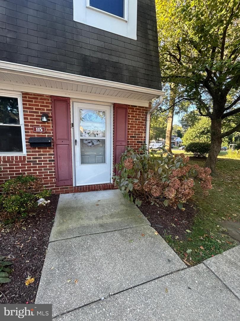 115 Merryman Court photo 4