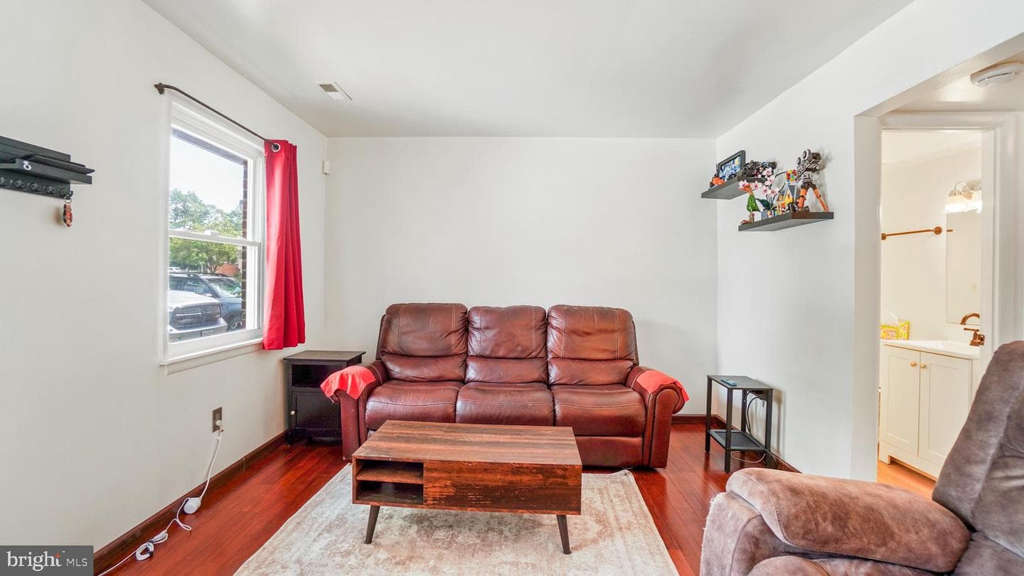 115 Merryman Court photo 8