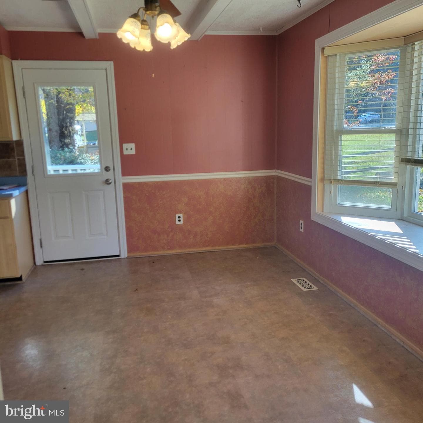 602 Wayward Drive photo 8