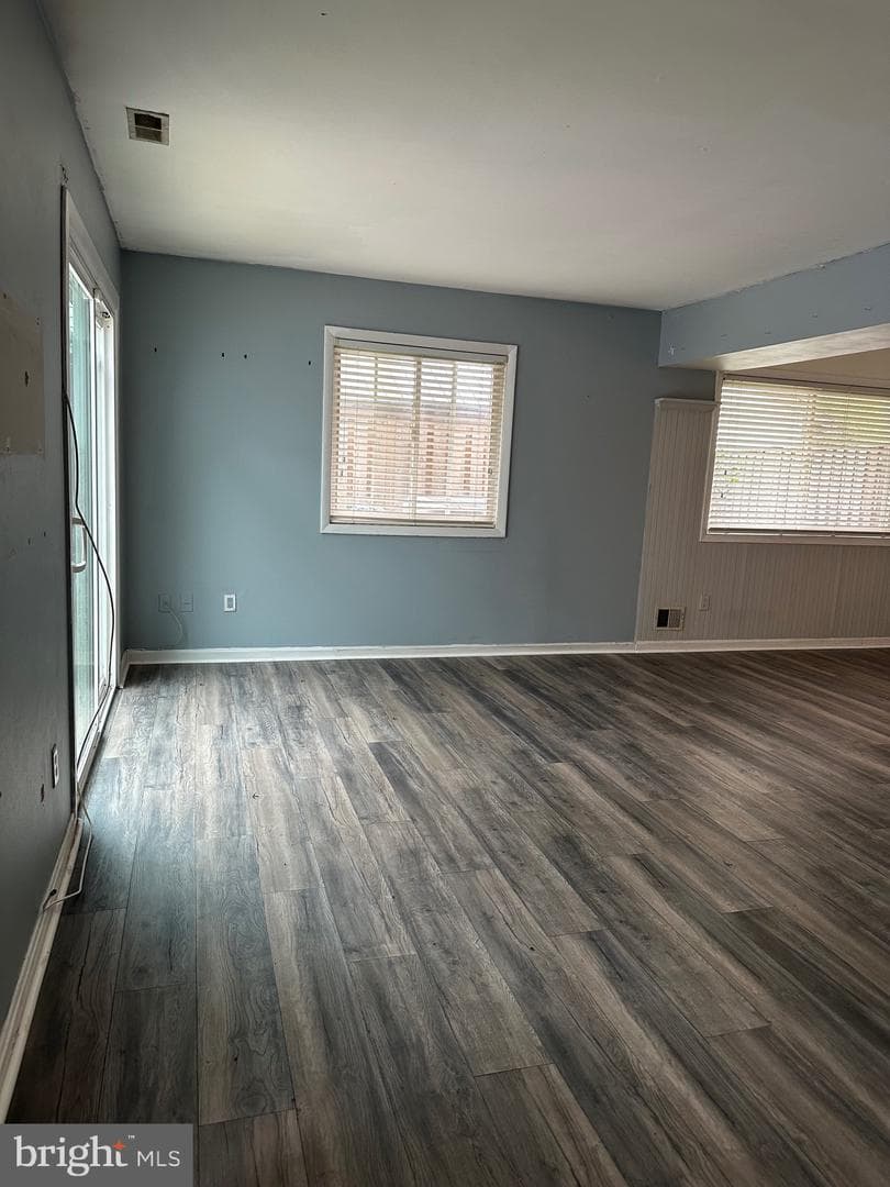 1721 Leisure Way photo 8