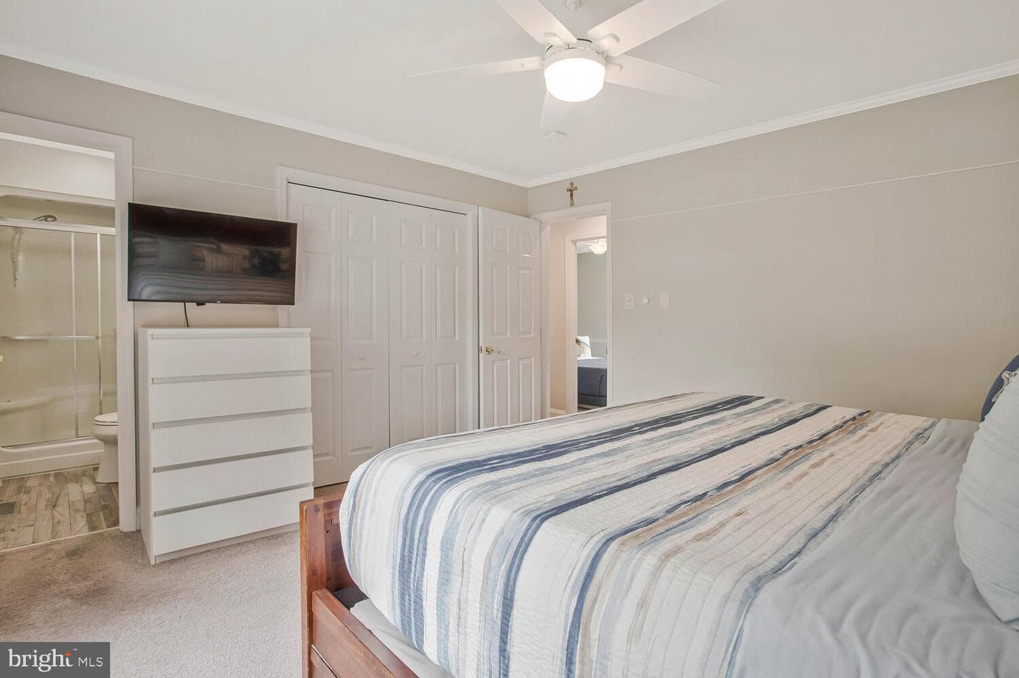 7038 Boston photo 10