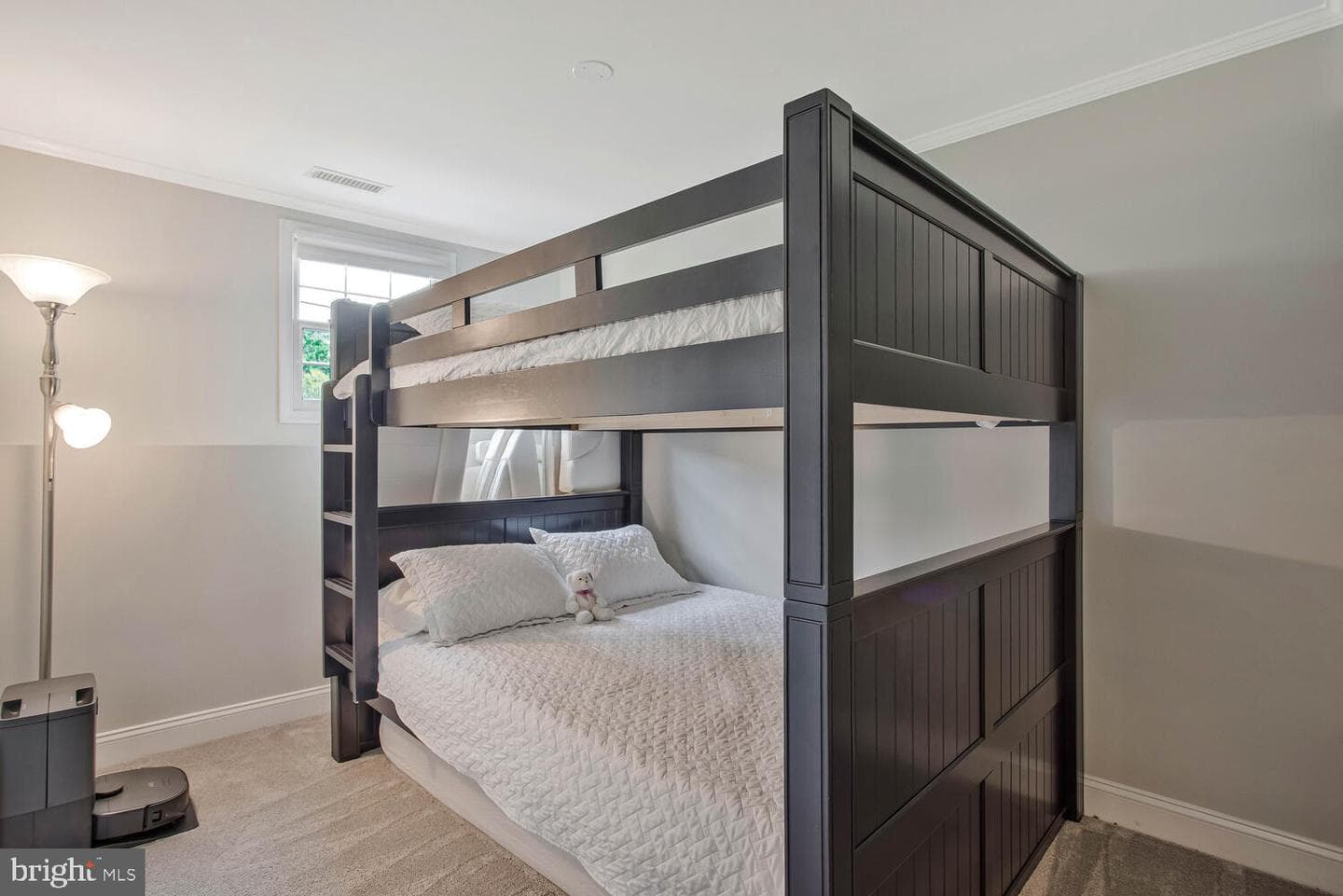 7038 Boston photo 16