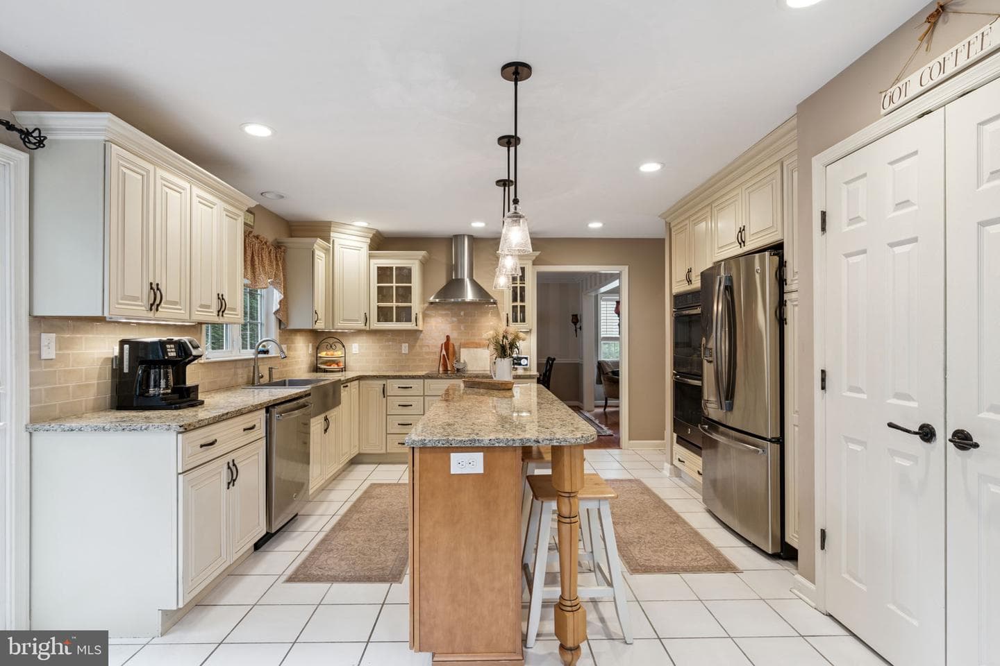 247 Kennedy Drive photo 3