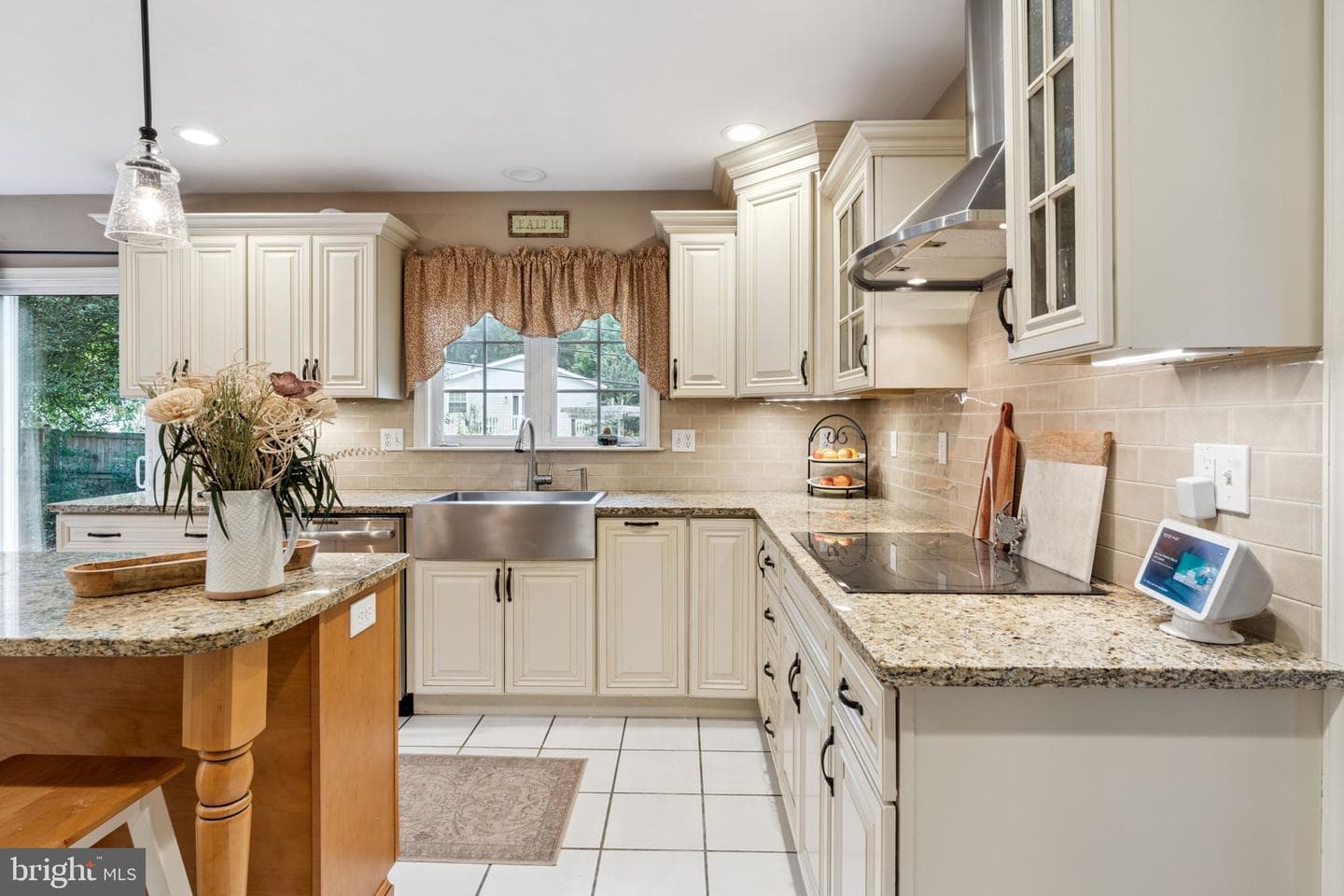 247 Kennedy Drive photo 4