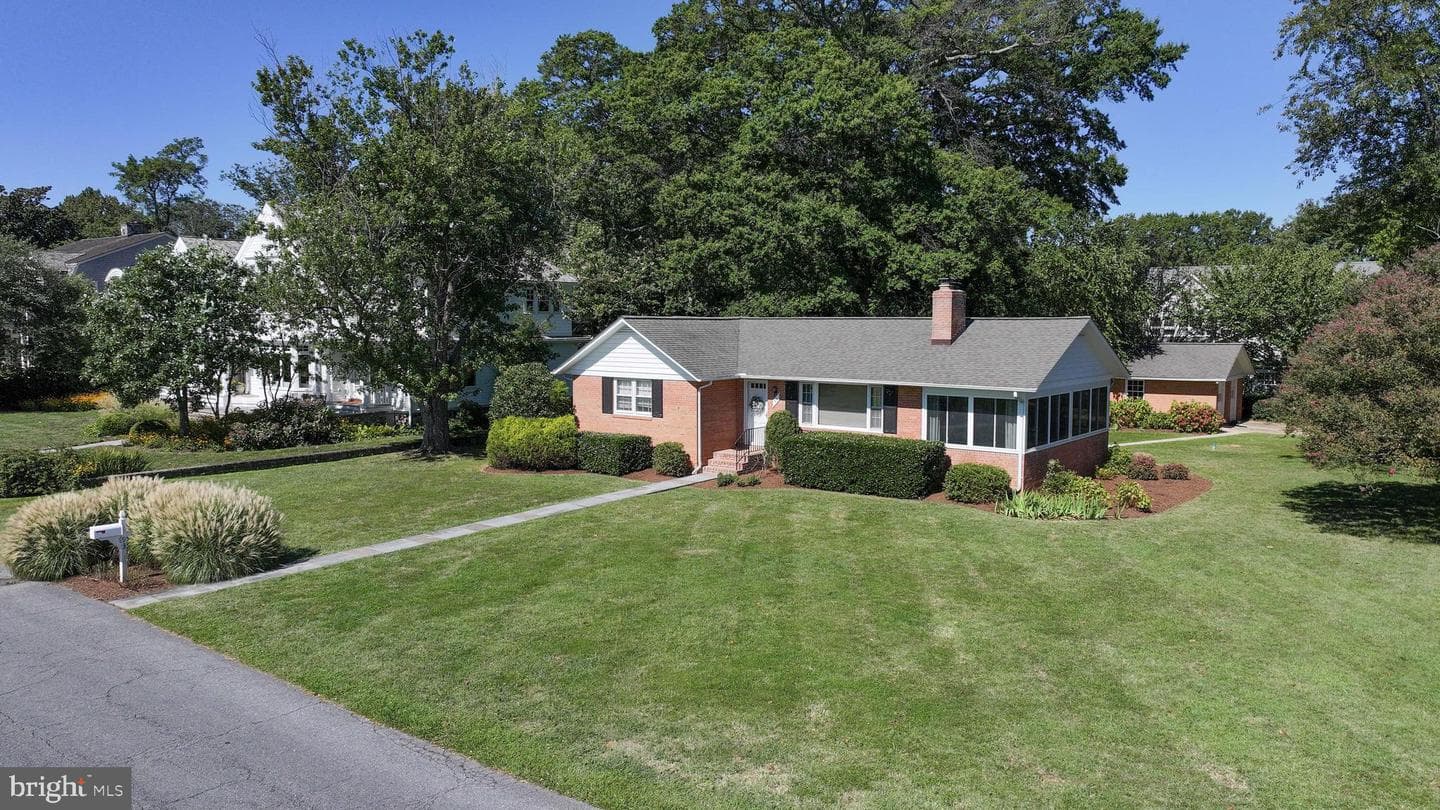 93 Bay Drive