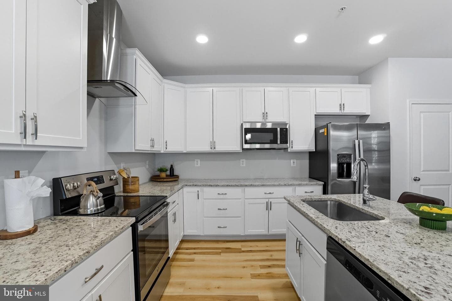 7810 Shelbourne photo 3