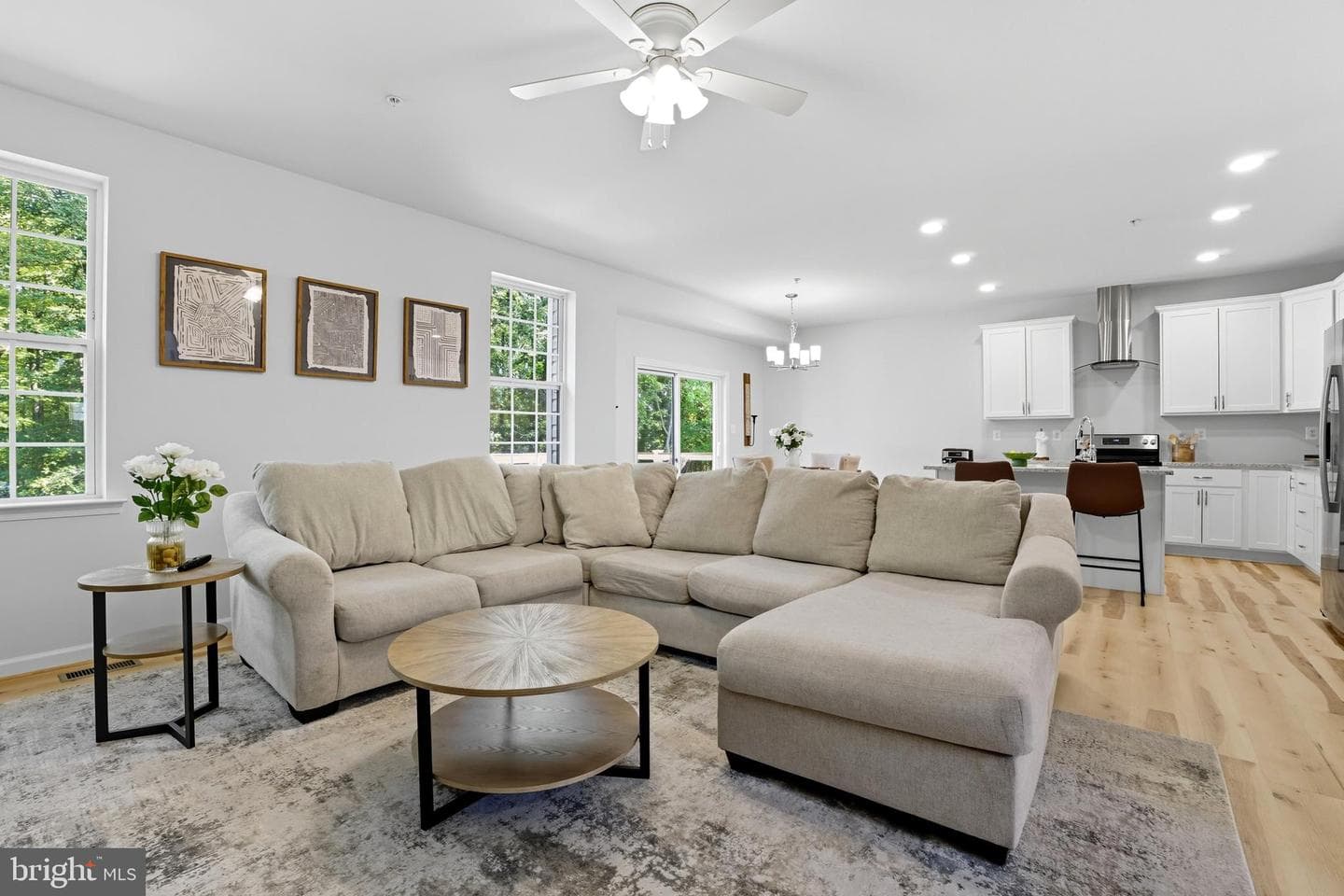 7810 Shelbourne photo 4