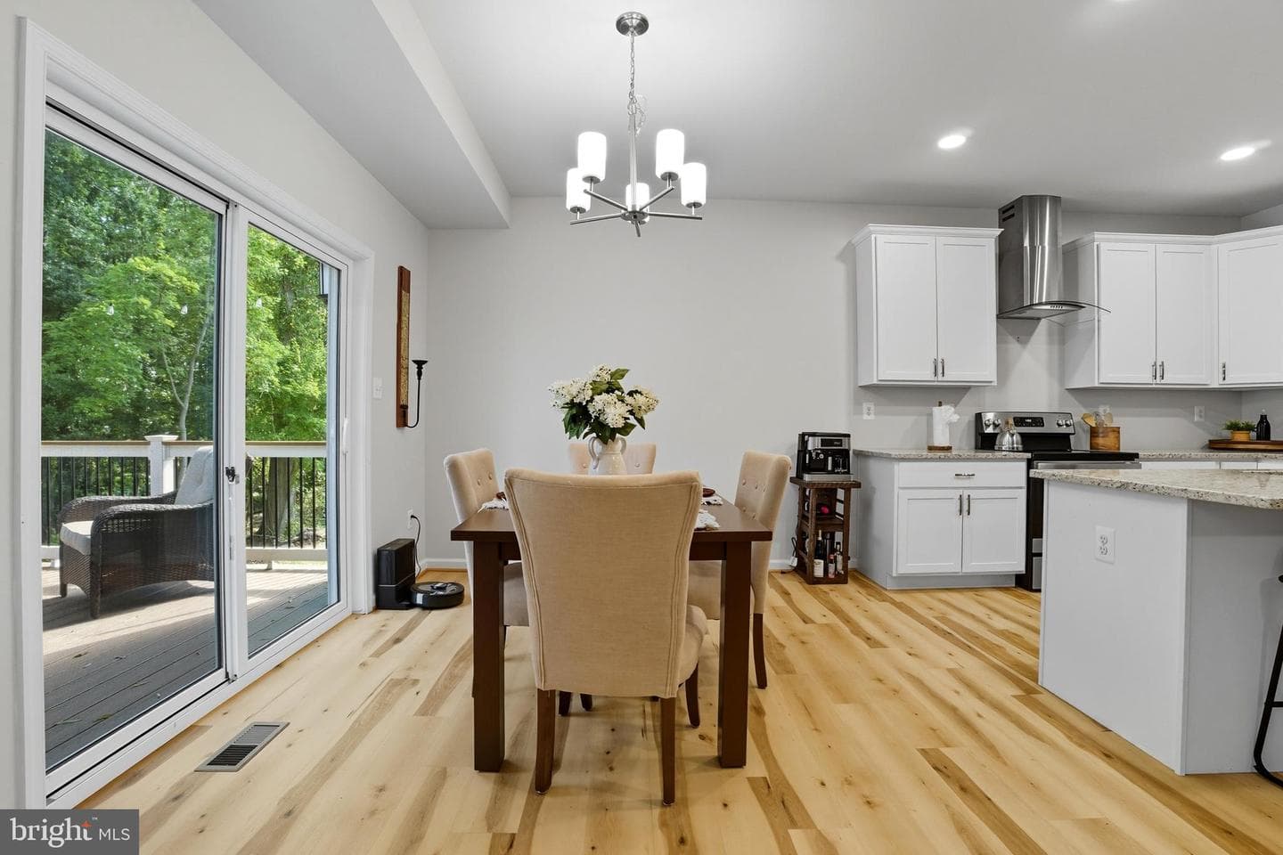 7810 Shelbourne photo 7