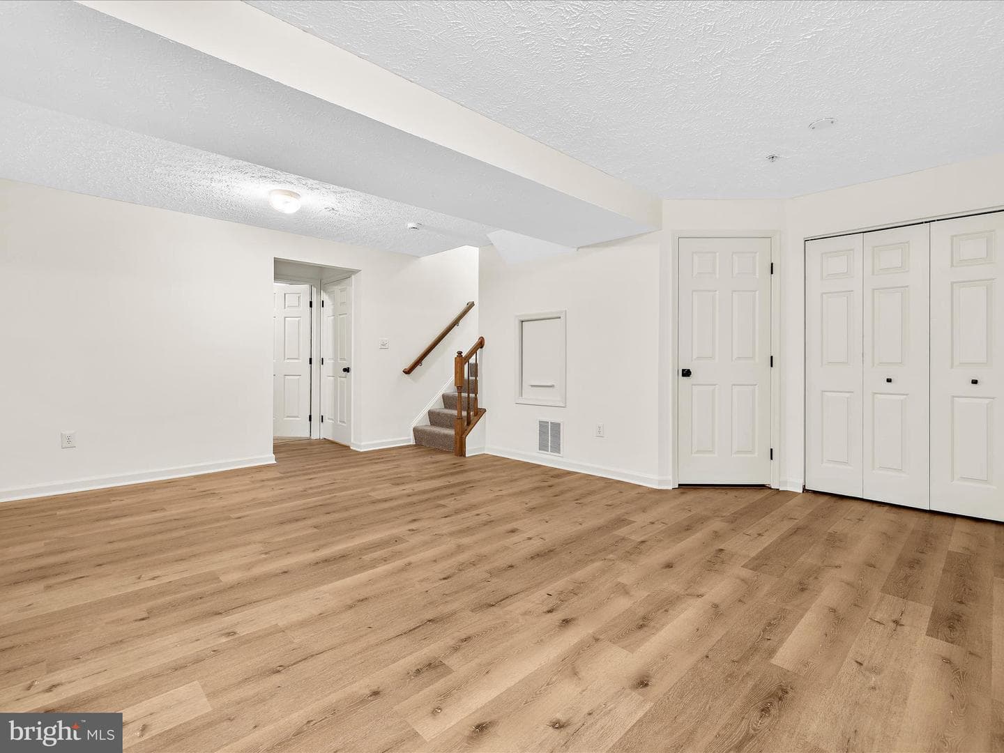 975 Chestnut Manor Court photo 15