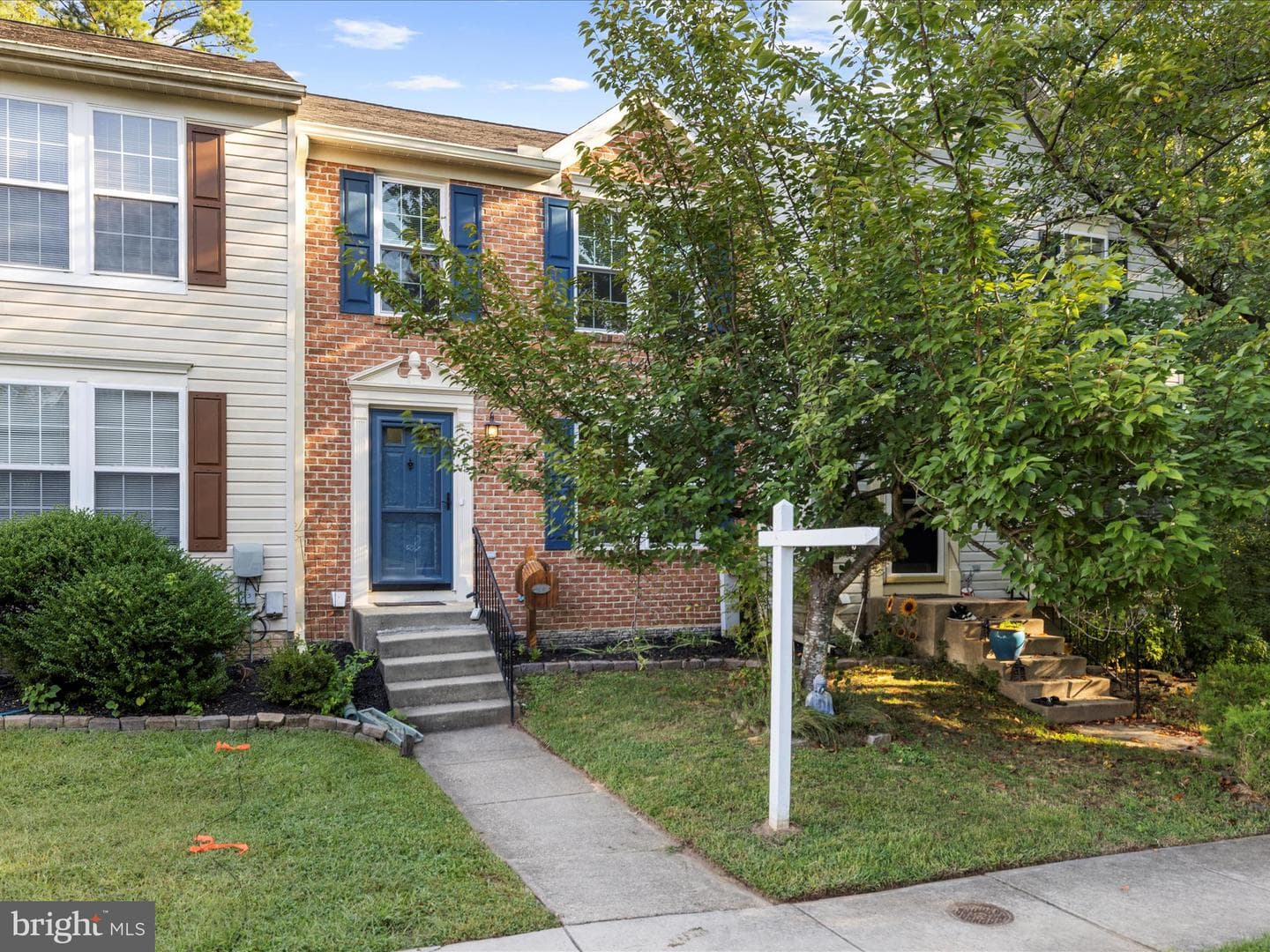 975 Chestnut Manor Court photo 2