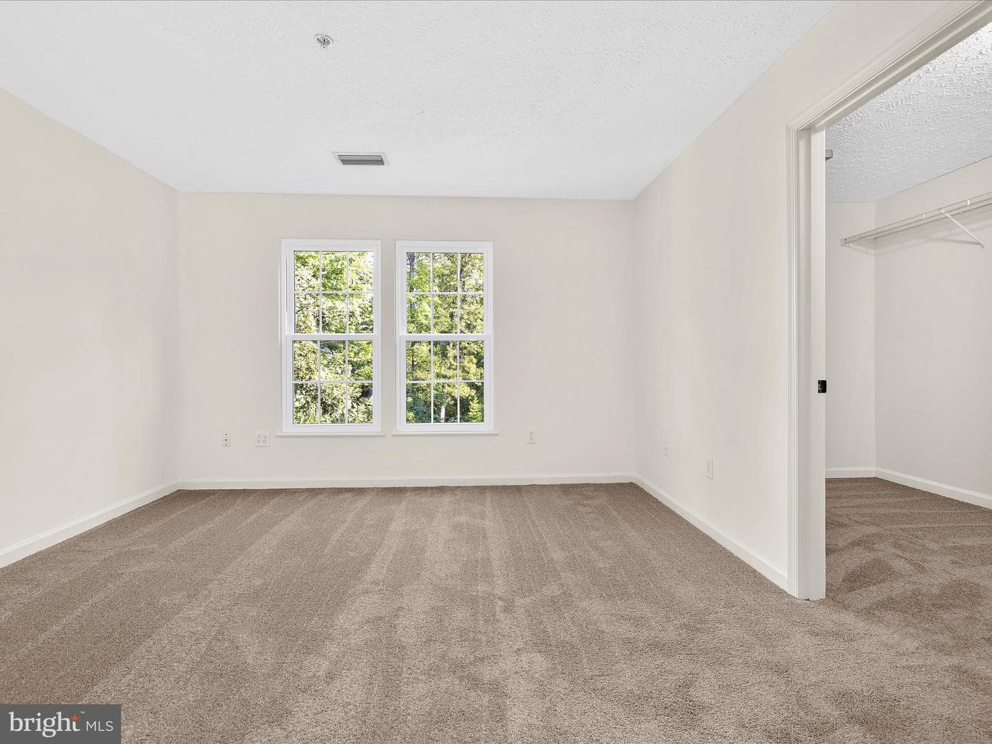 975 Chestnut Manor Court photo 21