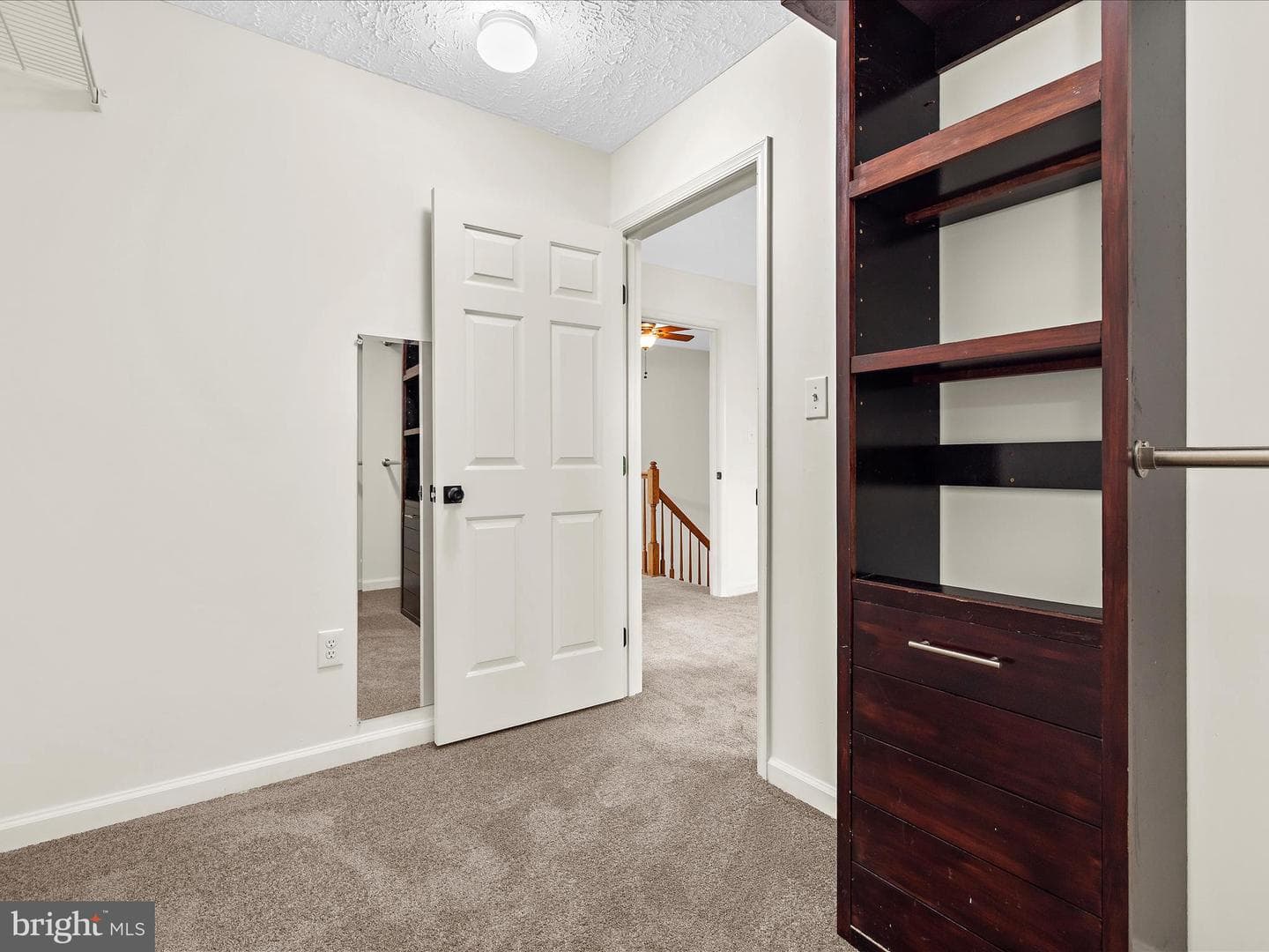 975 Chestnut Manor Court photo 24