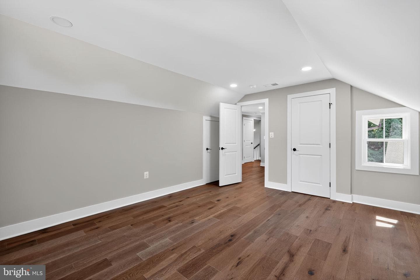 1 Tucker Street photo 17