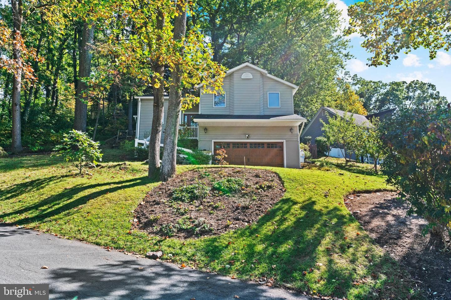 1138 Ramblewood Drive photo 3
