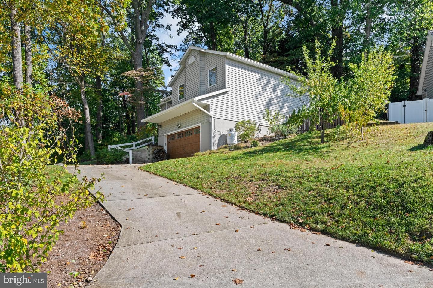 1138 Ramblewood Drive photo 5