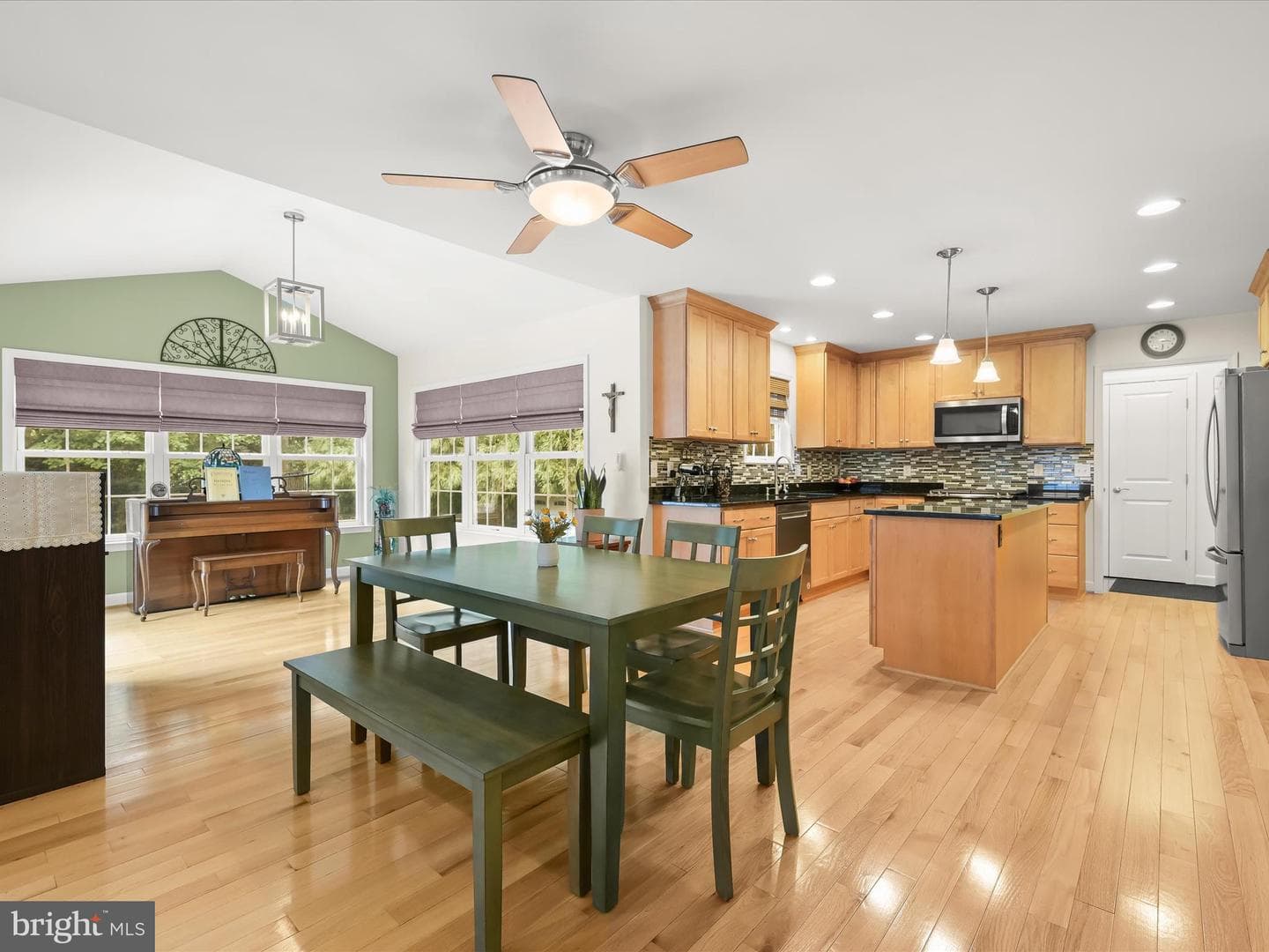 301 Genesis Way photo 2