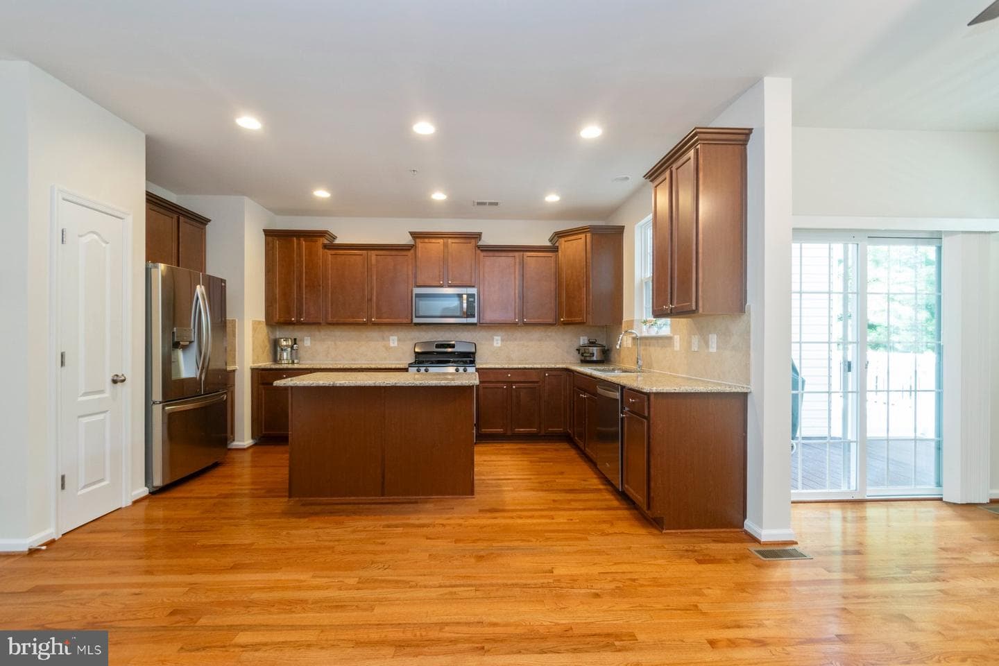 720 Hidden Oak Lane photo 4