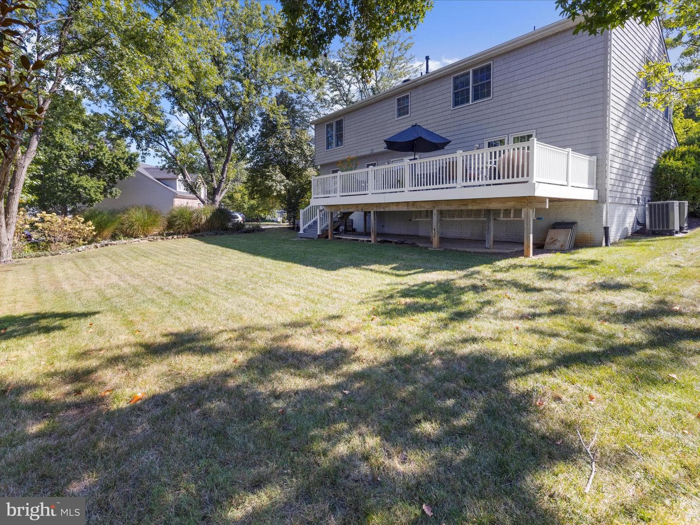 712 Thornwood Drive photo 46