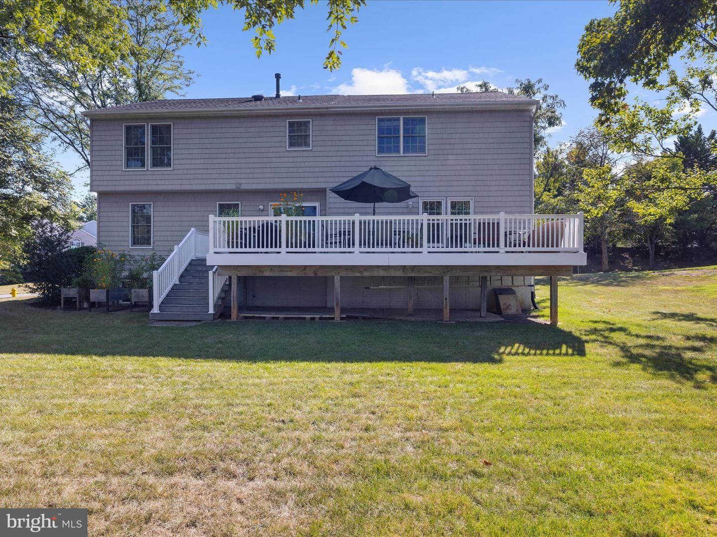 712 Thornwood Drive photo 47