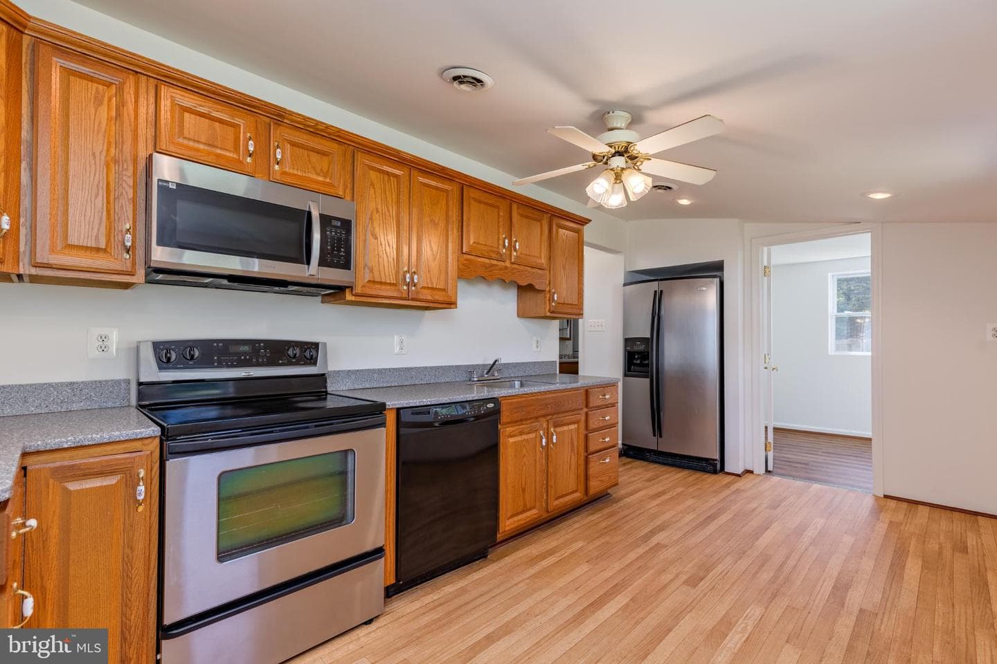 1852 Cedar Drive photo 3