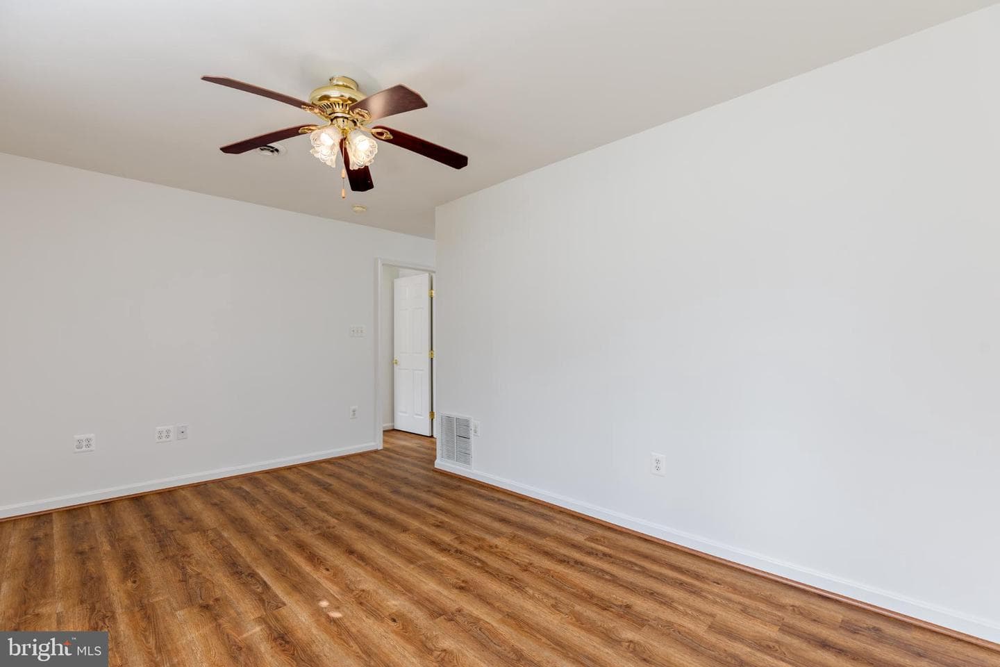 1852 Cedar Drive photo 7