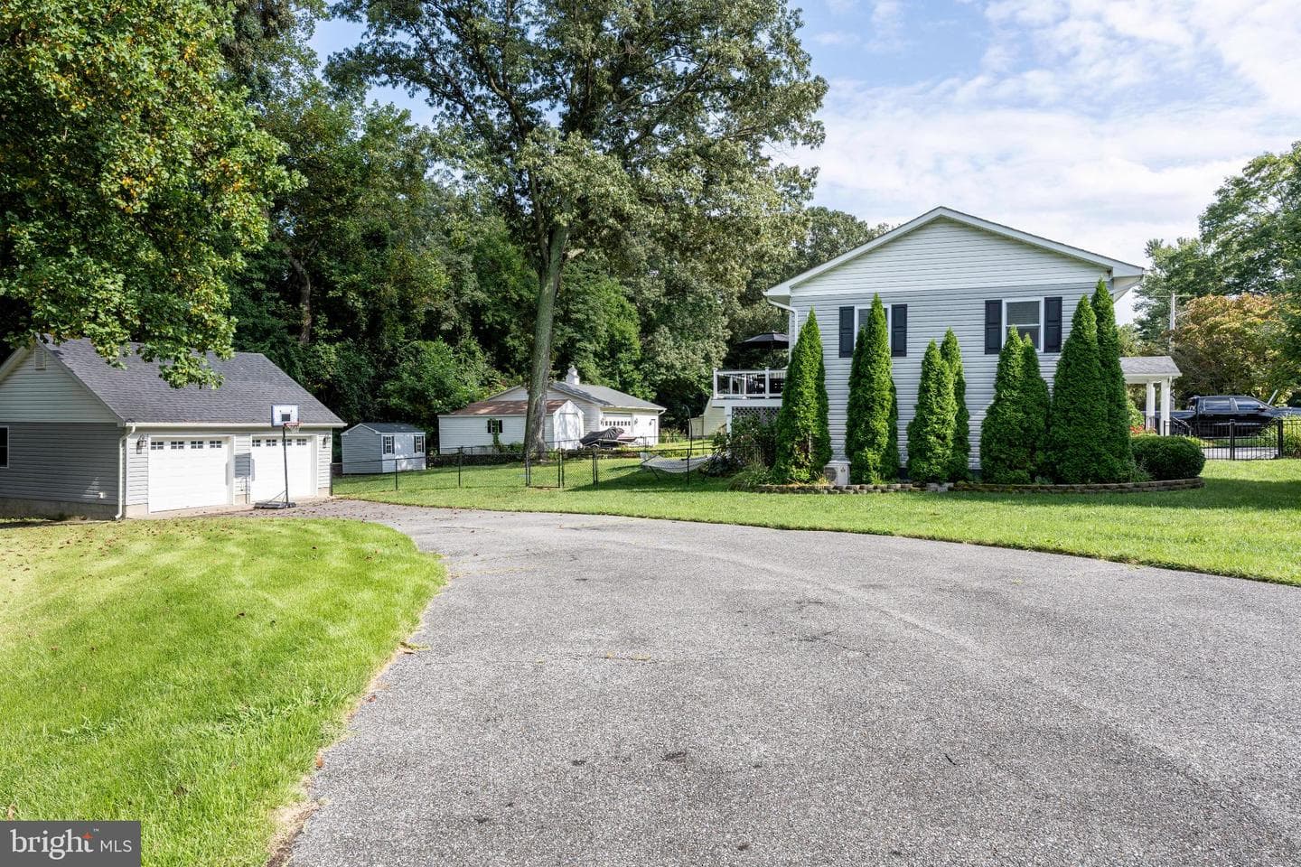 8023 Belhaven Avenue photo 2