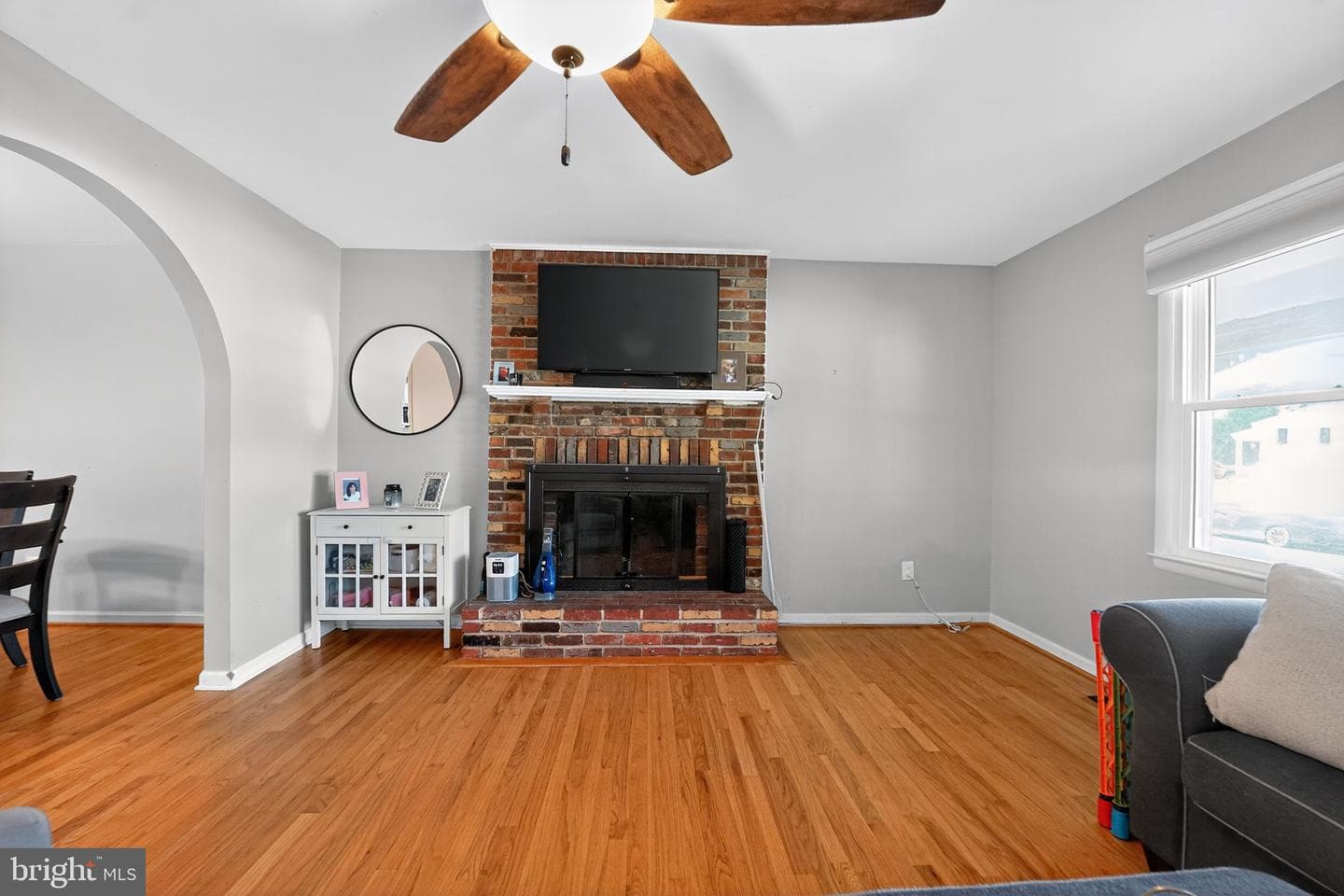 1359 Rosanna Drive photo 9