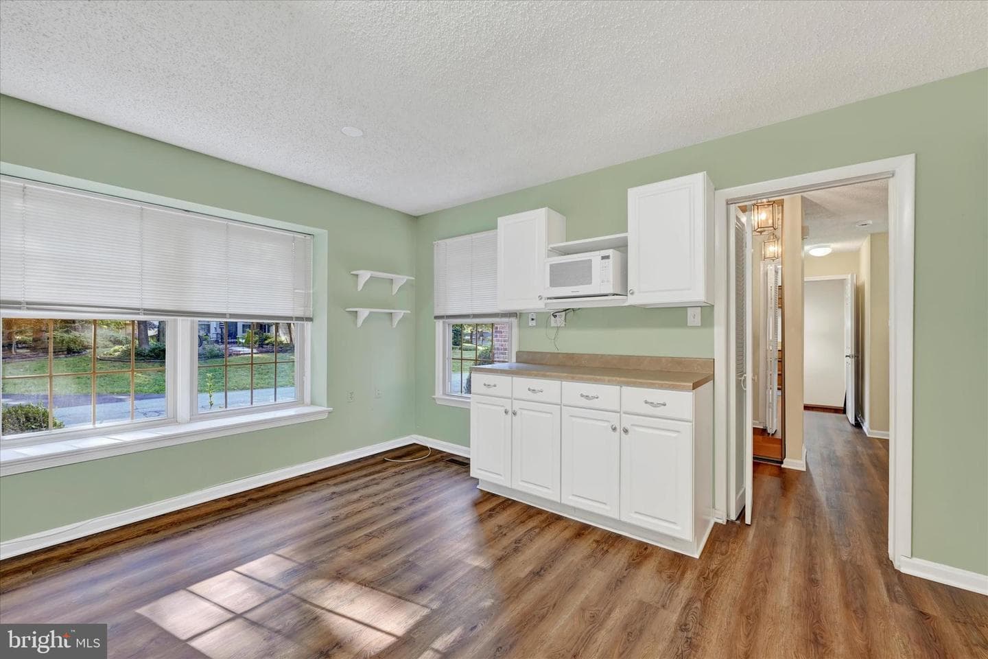 1012 Mastline Drive photo 10