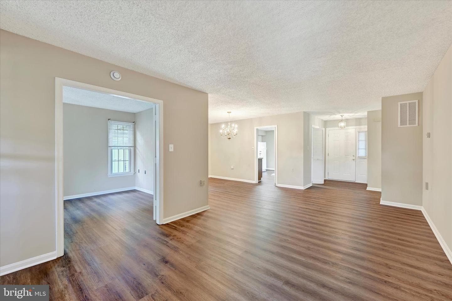 1012 Mastline Drive photo 17