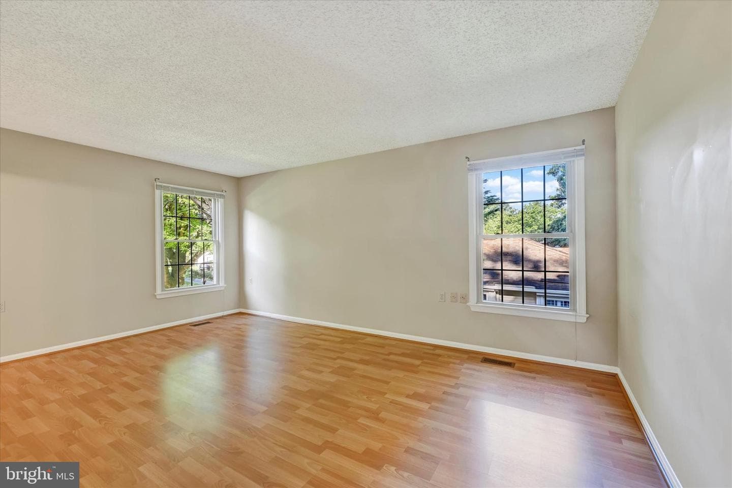 1012 Mastline Drive photo 24