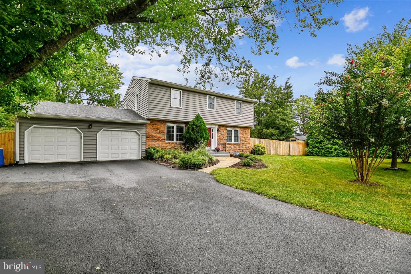 961 College Drive photo 2