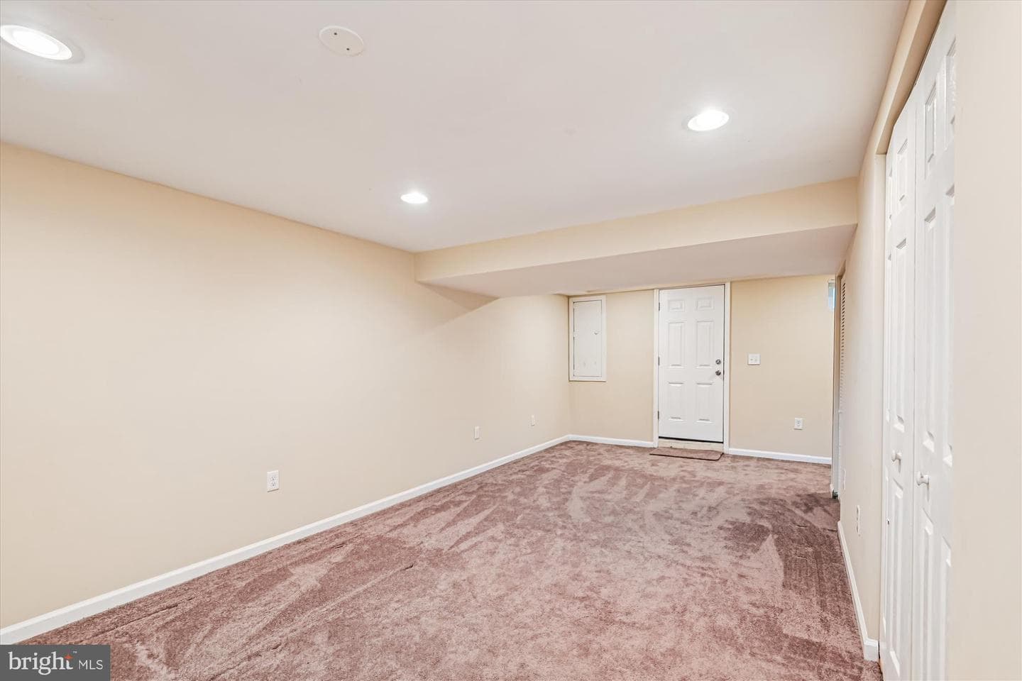 961 College Drive photo 32