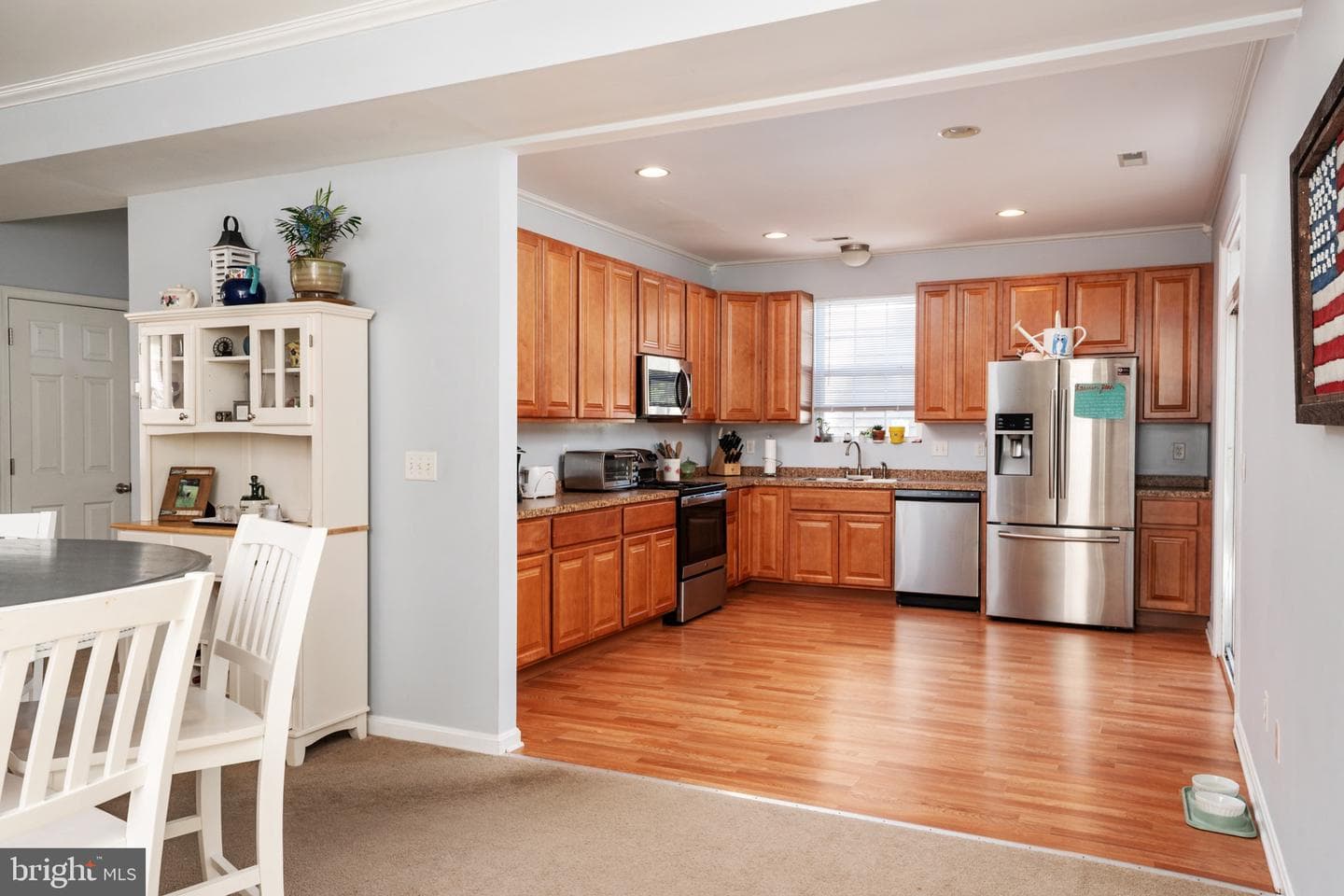 5547 Exeter Street photo 10