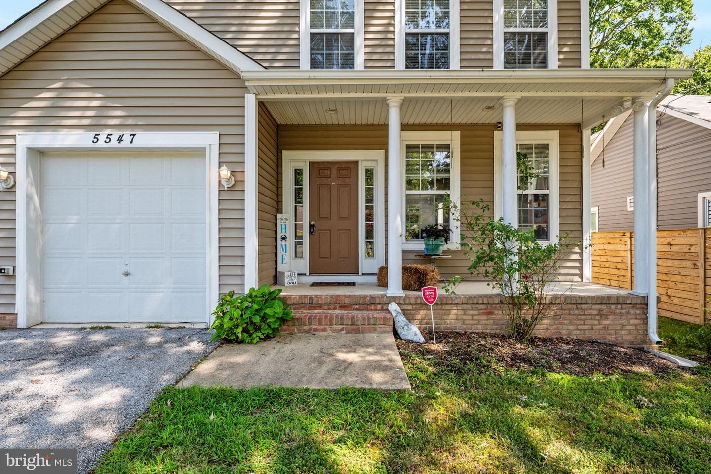 5547 Exeter Street photo 3