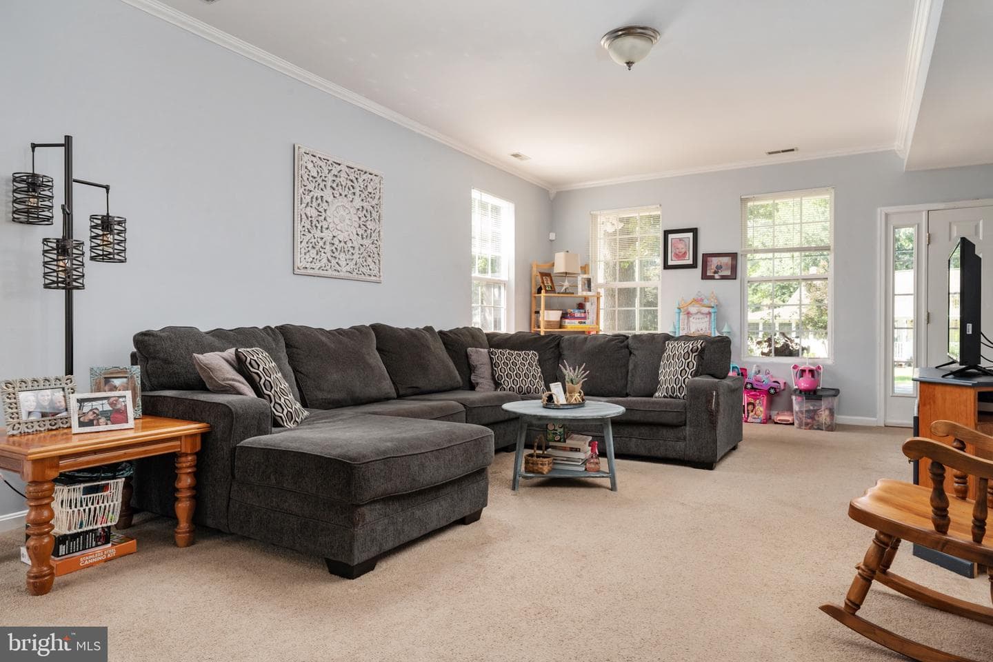 5547 Exeter Street photo 6