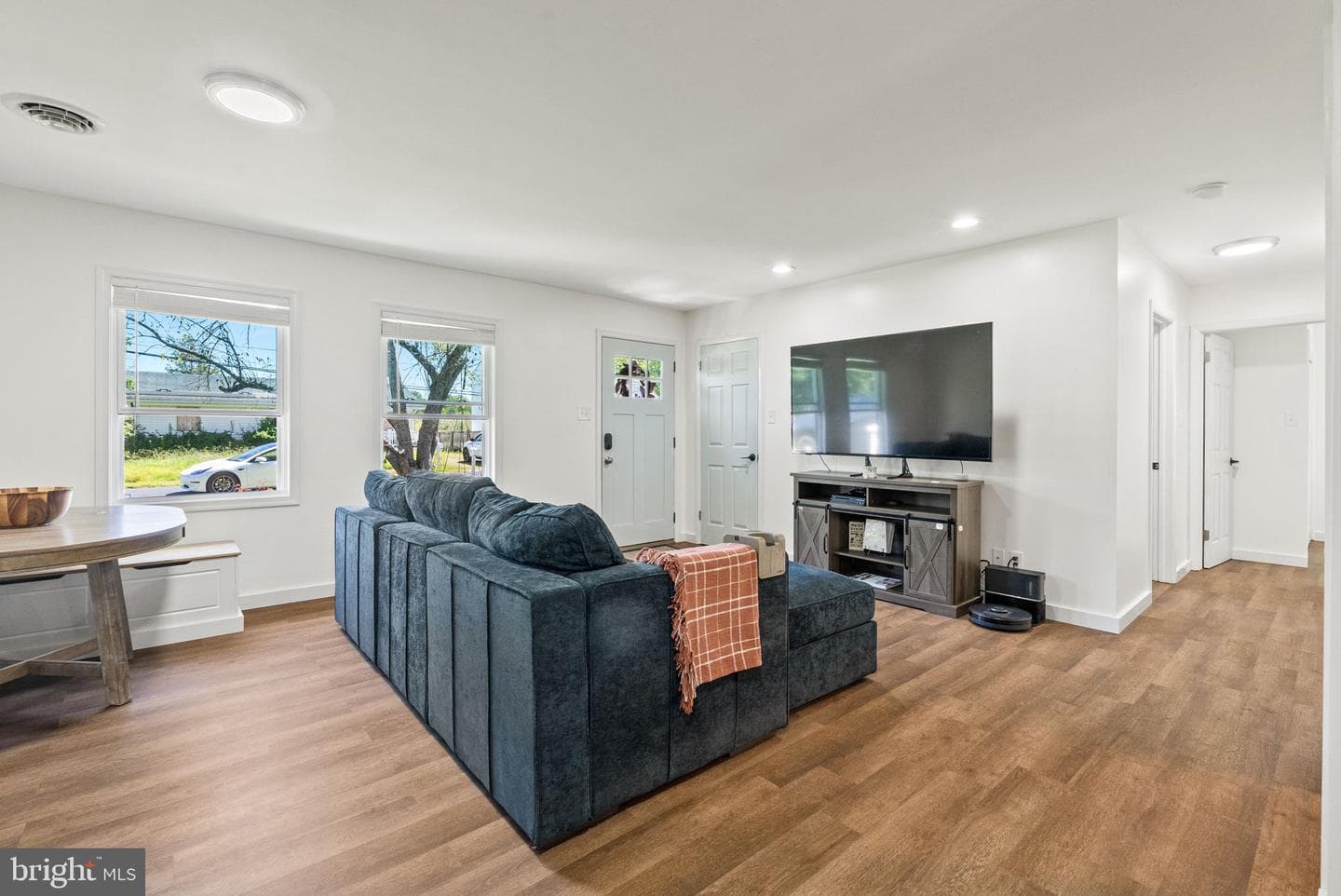 3858 Holly Drive photo 6