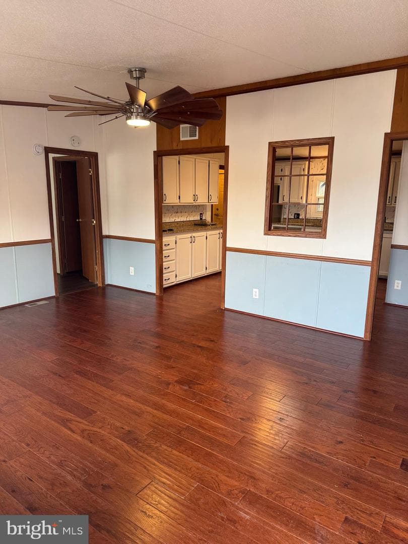 460 Sarah Anne Drive photo 4