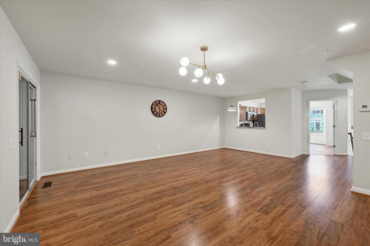 178 Pinecove Avenue photo 13
