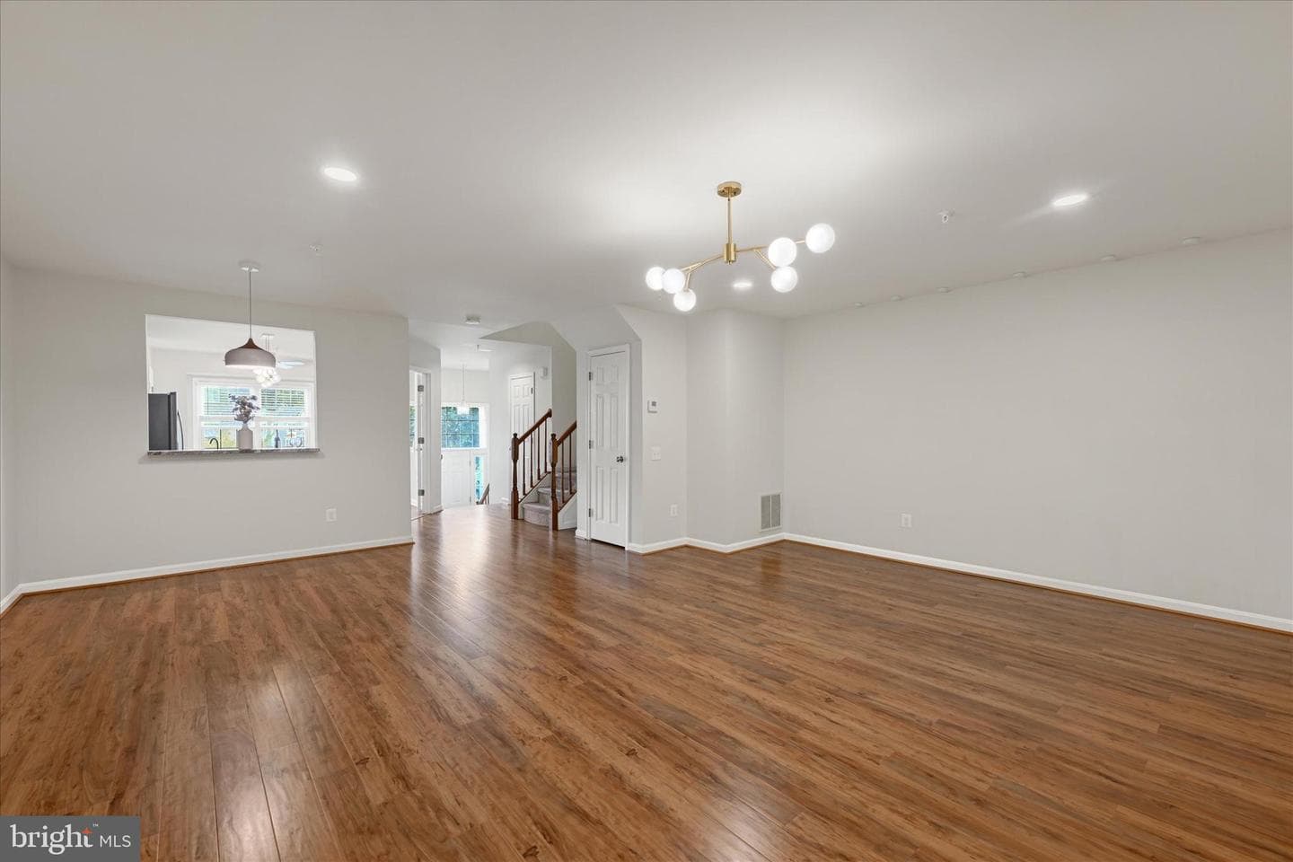 178 Pinecove Avenue photo 14