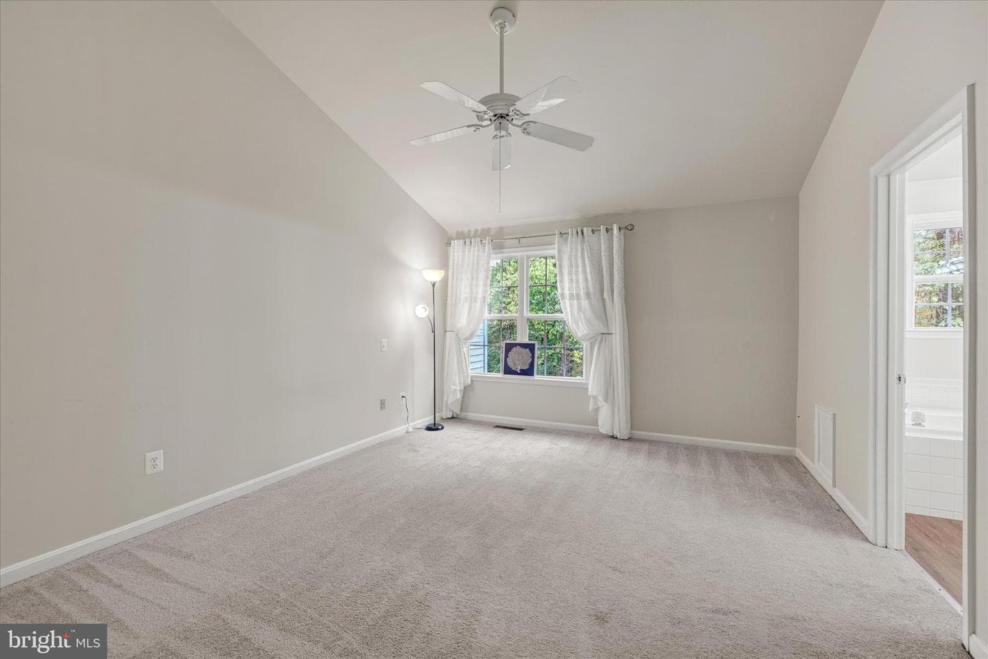 178 Pinecove Avenue photo 18