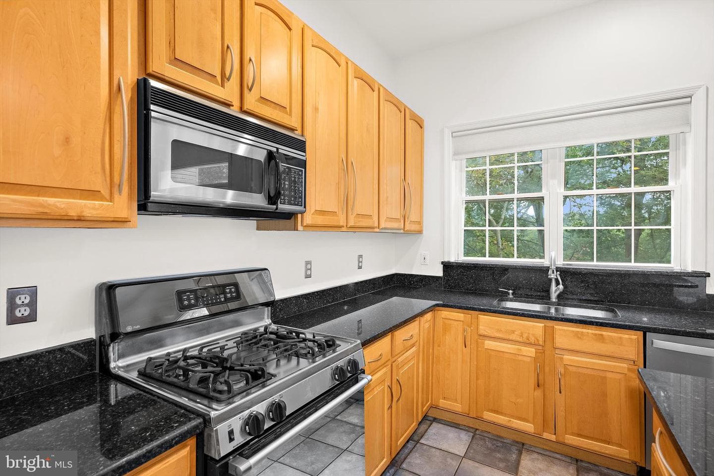 618 Andrew Hill Road photo 3