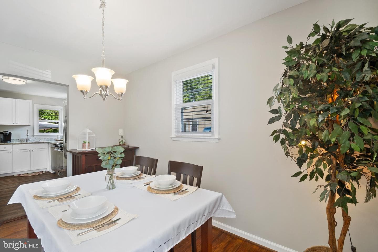 220 Cheddington Road photo 15