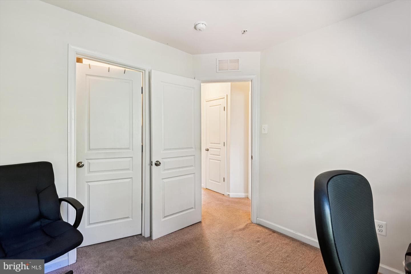 120 Kindred Way photo 20